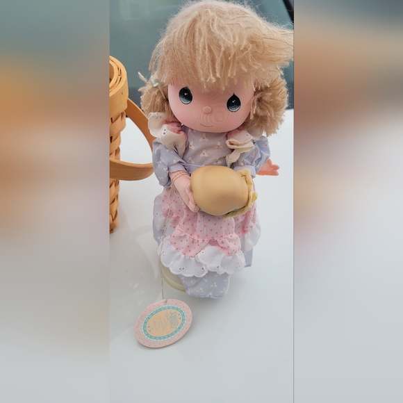 VINTAGE 1989 Precious Memories God loves a cheerful giver Ronnie WITH BASKET - Picture 7 of 15